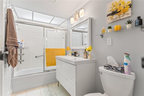 Condo in Lauderdale Lakes, Florida, 1 bedroom  № 2002239 - photo 23