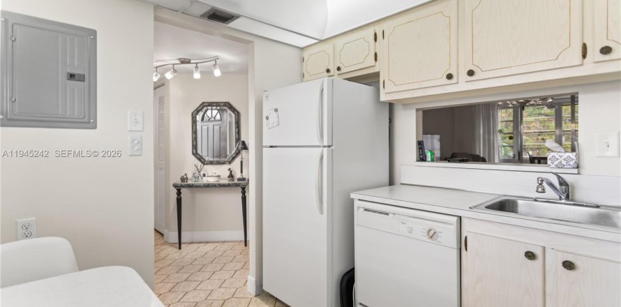 Condo in Lauderdale Lakes, Florida, 1 bedroom  № 2002239