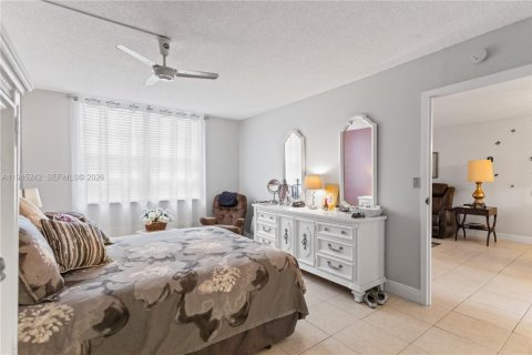 Condo in Lauderdale Lakes, Florida, 1 bedroom  № 2002239 - photo 20