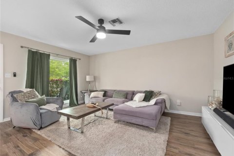 House in Orlando, Florida 3 bedrooms, 111.85 sq.m. № 2112436 - photo 5