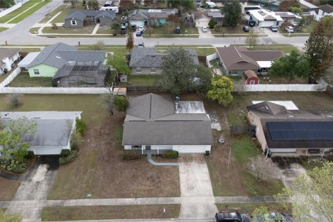 House in Orlando, Florida 3 bedrooms, 111.85 sq.m. № 2112436 - photo 3