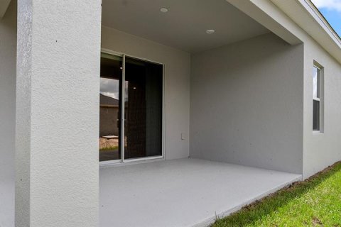 Villa ou maison à vendre à Winter Haven, Floride: 4 chambres, 188.5 m2 № 2139862 - photo 9
