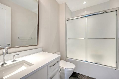 Condominio en venta en Sarasota, Florida, 3 dormitorios, 196.21 m2 № 2136490 - foto 17