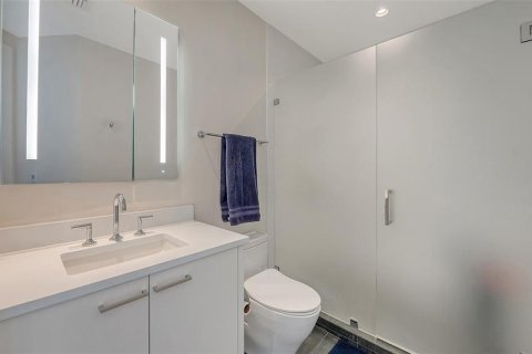 Condominio en venta en Sarasota, Florida, 3 dormitorios, 196.21 m2 № 2136490 - foto 19