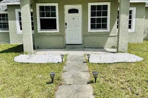 Villa ou maison à vendre à Winter Haven, Floride: 3 chambres, 114.46 m2 № 2216769 - photo 2