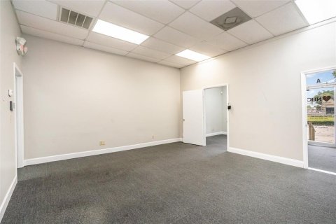 Immobilier commercial à louer à Melbourne, Floride № 1782362 - photo 12