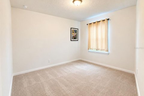 House in Haines City, Florida 3 bedrooms, 147.16 sq.m. № 2148887 - photo 7