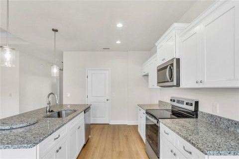 House in Alachua, Florida 4 bedrooms, 150.5 sq.m. № 1769597 - photo 7