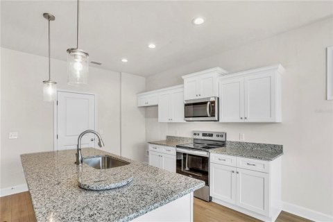 House in Alachua, Florida 4 bedrooms, 150.5 sq.m. № 1769597 - photo 6