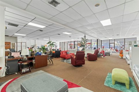 Immobilier commercial à vendre à Miami, Floride № 2081543 - photo 6