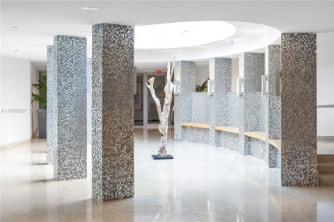 Condominio en alquiler en Miami, Florida, 2 dormitorios, 114.92 m2 № 2007780 - foto 28