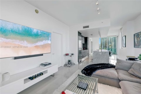 Condominio en alquiler en Miami, Florida, 2 dormitorios, 114.92 m2 № 2007780 - foto 5