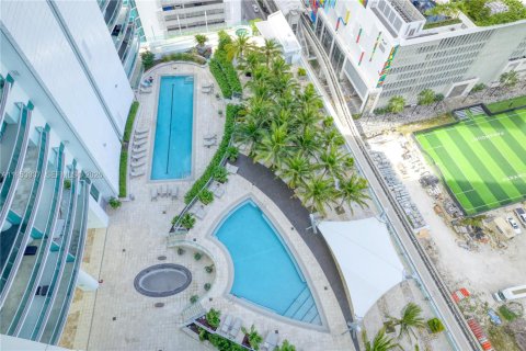 Condominio en alquiler en Miami, Florida, 2 dormitorios, 114.92 m2 № 2007780 - foto 30