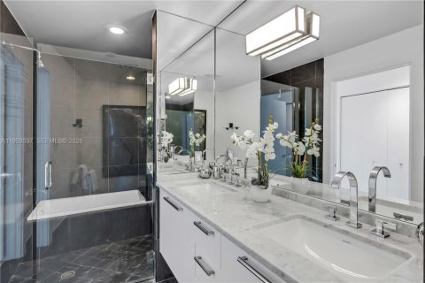 Condominio en alquiler en Miami, Florida, 2 dormitorios, 114.92 m2 № 2007780 - foto 22
