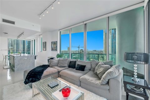 Condominio en alquiler en Miami, Florida, 2 dormitorios, 114.92 m2 № 2007780 - foto 4