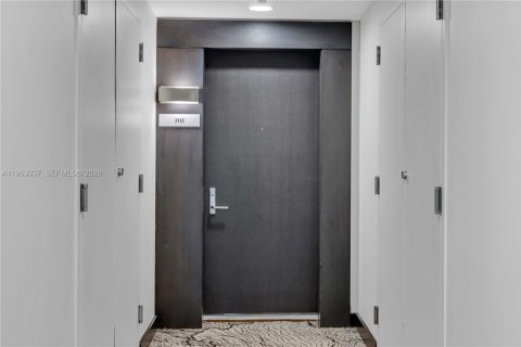 Condominio en alquiler en Miami, Florida, 2 dormitorios, 114.92 m2 № 2007780 - foto 26