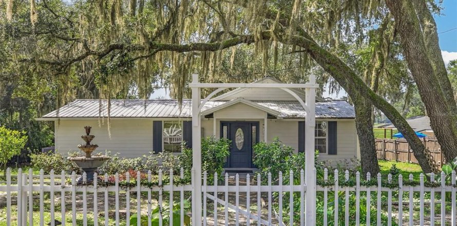 Villa ou maison à Keystone Heights, Floride 3 chambres, 142.7 m2 № 2345299