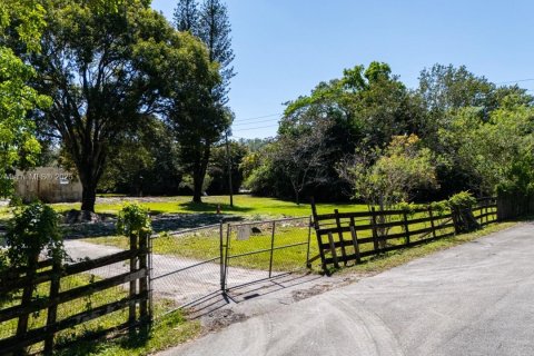 Terreno en venta en Davie, Florida № 2054470 - foto 21