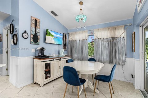 Casa en venta en Cape Coral, Florida, 3 dormitorios, 154.87 m2 № 2033156 - foto 11