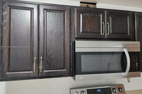 Copropriété à vendre à North Miami, Floride: 2 chambres, 95.04 m2 № 1811262 - photo 9