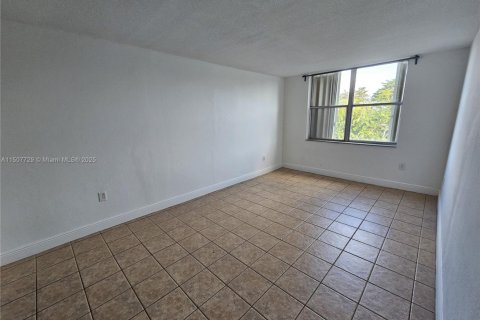 Copropriété à vendre à North Miami, Floride: 2 chambres, 95.04 m2 № 1811262 - photo 21