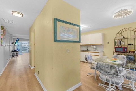 Condo in Delray Beach, Florida, 2 bedrooms  № 1992058 - photo 5