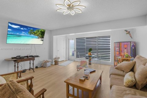 Condo in Delray Beach, Florida, 2 bedrooms  № 1992058 - photo 7