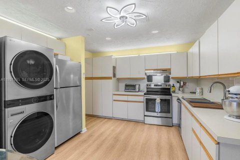 Condo in Delray Beach, Florida, 2 bedrooms  № 1992058 - photo 13