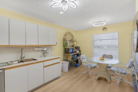 Condo in Delray Beach, Florida, 2 bedrooms  № 1992058 - photo 14