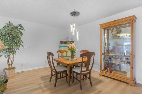 Condo in Delray Beach, Florida, 2 bedrooms  № 1992058 - photo 11