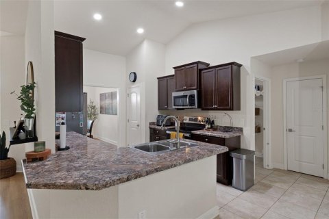 Villa ou maison à vendre à Homosassa, Floride: 4 chambres, 200.67 m2 № 2352435 - photo 18