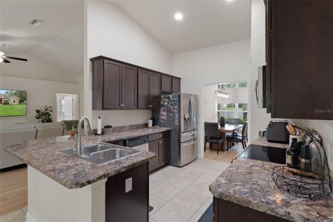Villa ou maison à vendre à Homosassa, Floride: 4 chambres, 200.67 m2 № 2352435 - photo 16
