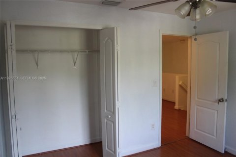 Снять в аренду таунхаус в Мирамар, Флорида 4 спальни, 188.78м2, № 1987954 - фото 12