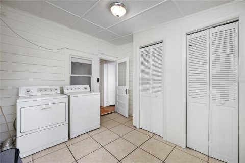 Commercial property in Saint Petersburg, Florida 6 bedrooms, 289.11 sq.m. № 2375693 - photo 26