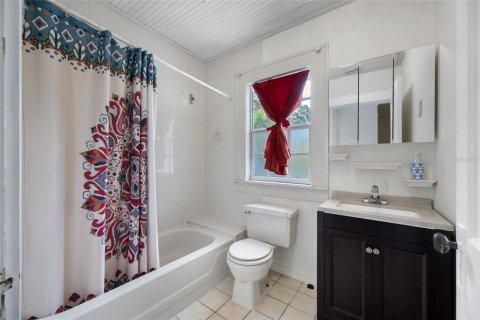 Commercial property in Saint Petersburg, Florida 6 bedrooms, 289.11 sq.m. № 2375693 - photo 28