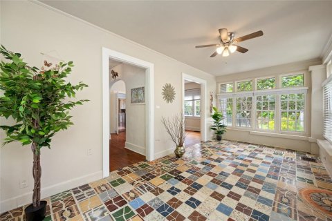 Commercial property in Saint Petersburg, Florida 6 bedrooms, 289.11 sq.m. № 2375693 - photo 5