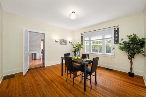 Commercial property in Saint Petersburg, Florida 6 bedrooms, 289.11 sq.m. № 2375693 - photo 7