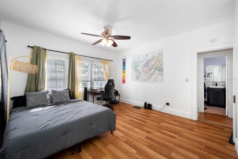 Commercial property in Saint Petersburg, Florida 6 bedrooms, 289.11 sq.m. № 2375693 - photo 22