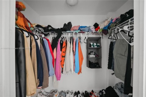 Condo in Miami, Florida, 1 bedroom  № 1881751 - photo 18