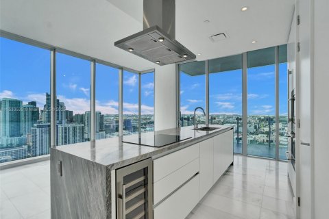 Copropriété à vendre à Miami, Floride: 2 chambres, 88.72 m2 № 2012121 - photo 2