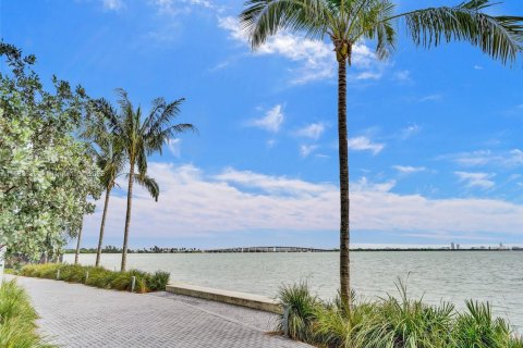 Copropriété à vendre à Miami, Floride: 2 chambres, 88.72 m2 № 2012121 - photo 25