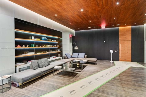 Condo in Miami, Florida, 2 bedrooms  № 2023047 - photo 20