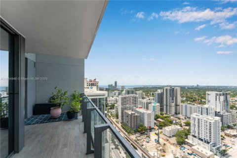 Condo in Miami, Florida, 2 bedrooms  № 2023047 - photo 4
