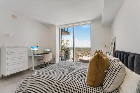 Condo in Miami, Florida, 2 bedrooms  № 2023047 - photo 9