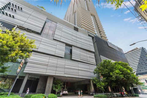 Condo in Miami, Florida, 2 bedrooms  № 2023047