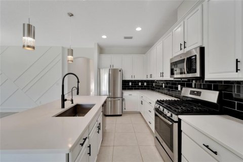 House in Apollo Beach, Florida 4 bedrooms, 192.49 sq.m. № 1812876 - photo 3