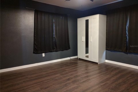 Casa en alquiler en Tampa, Florida, 5 dormitorios, 156.35 m2 № 1795631 - foto 4