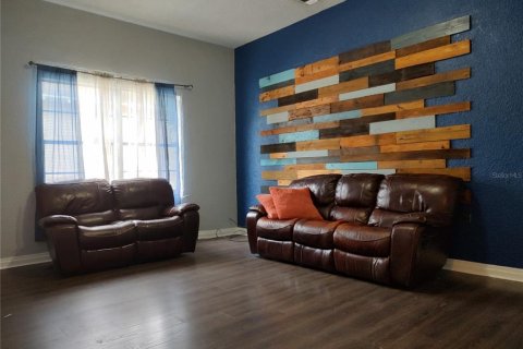 Casa en alquiler en Tampa, Florida, 5 dormitorios, 156.35 m2 № 1795631 - foto 5