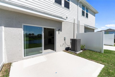 Townhouse in Nokomis, Florida 3 bedrooms, 127.55 sq.m. № 1883510 - photo 2