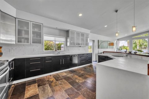 House in Winter Park, Florida 3 bedrooms, 229.19 sq.m. № 2100179 - photo 12